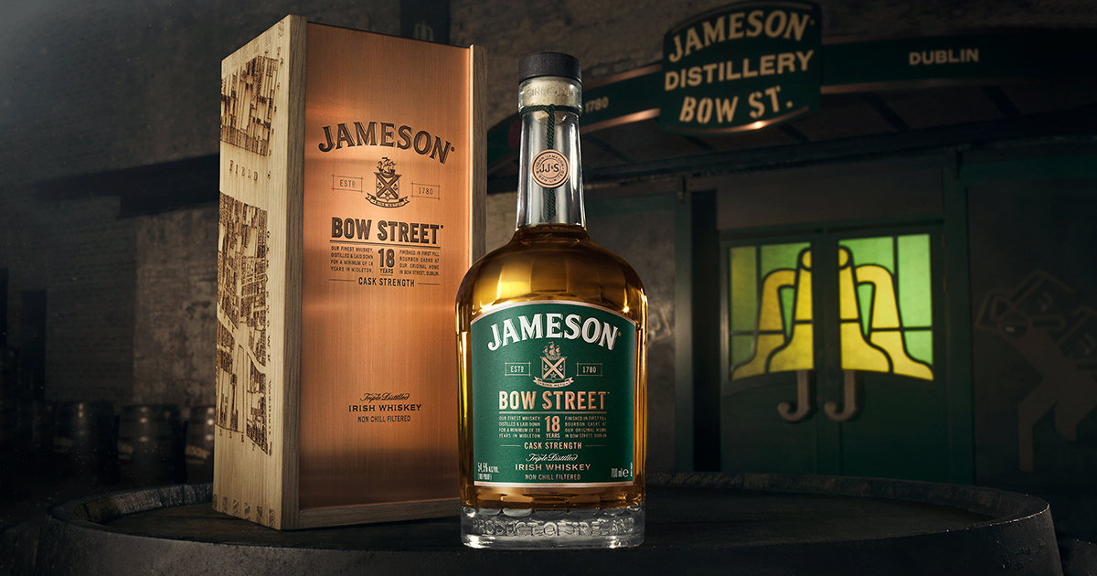 Irish cask. Виски Jameson Bow Street 18 years Cask strength. Jameson виски Irish Whiskey. Виски Jameson Black Barrel. Блэк Айриш виски.